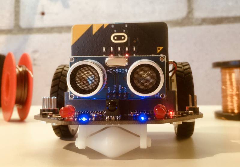 maqueenwithultrasonic.jpg maqueenwithultrasonic.jpg